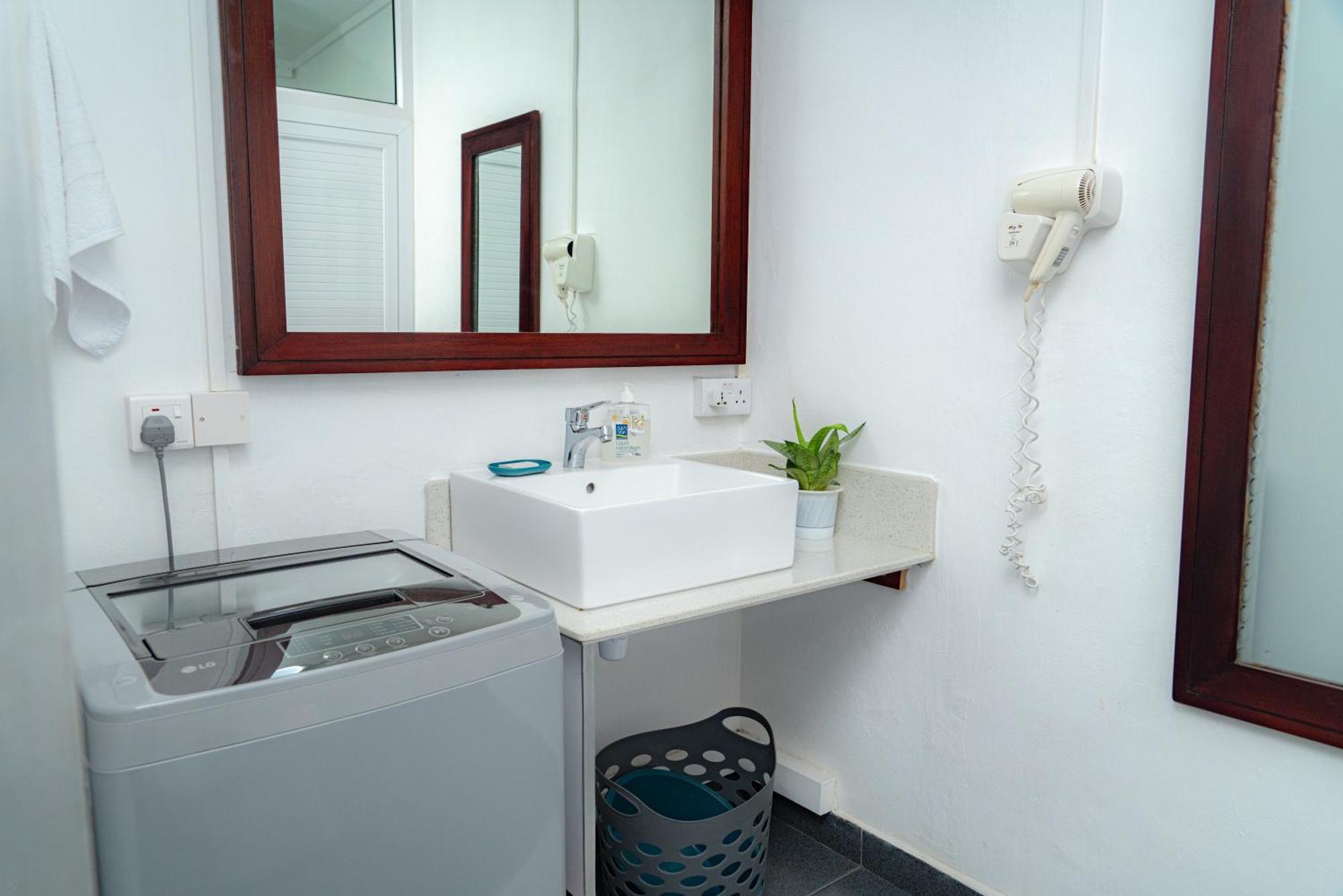 Ahavah Apartment *