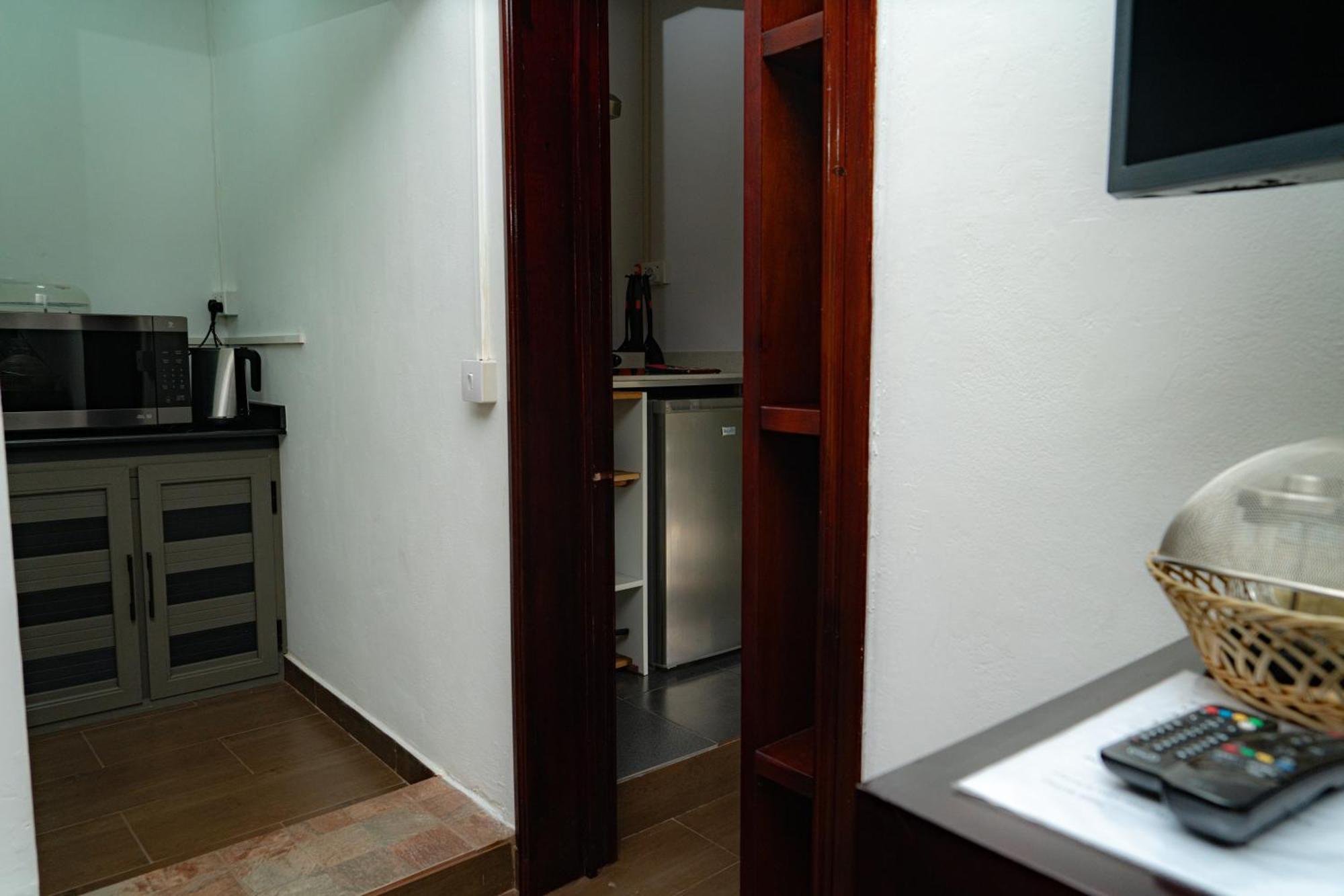 Ahavah Apartment *